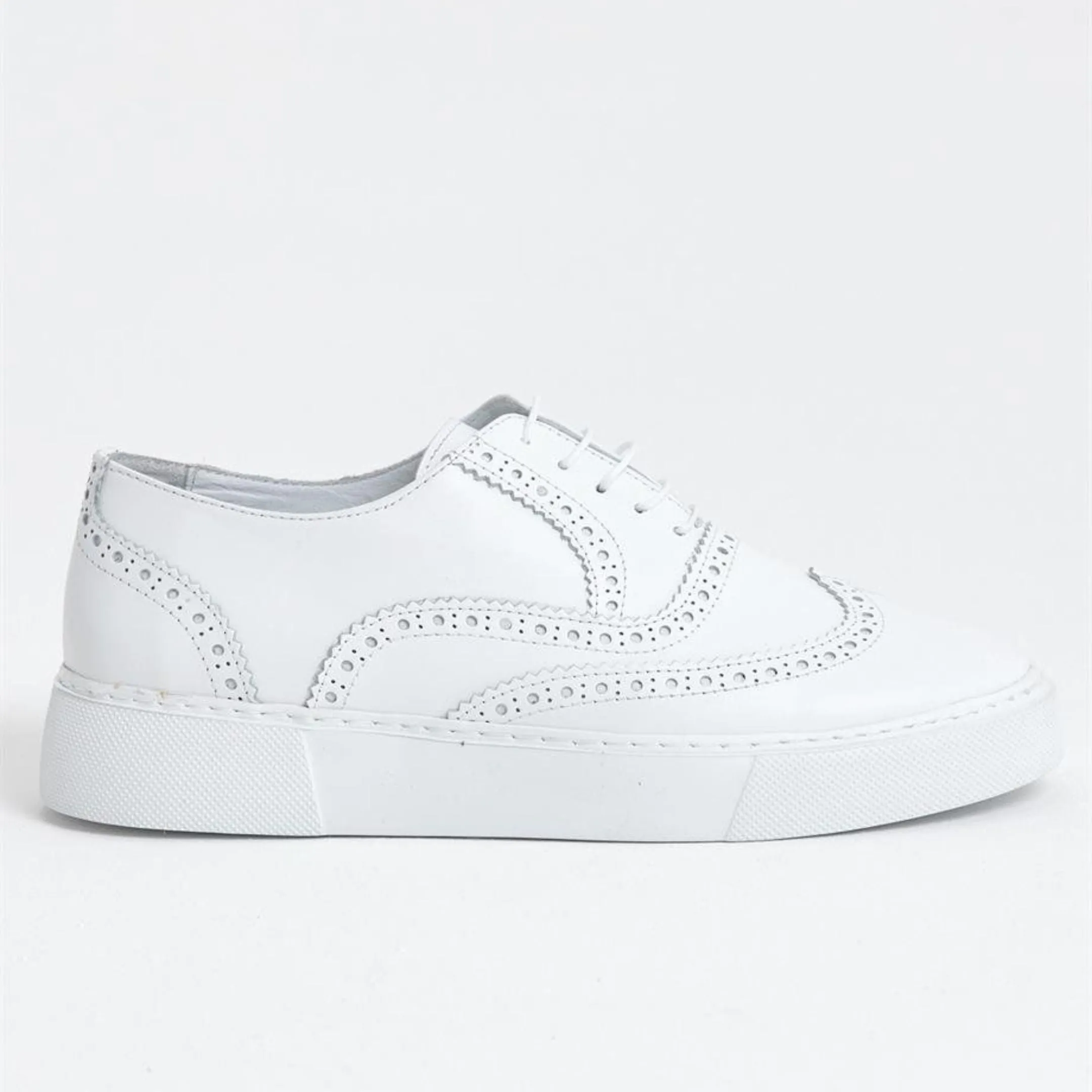 Madasat White Casual Shoes - 700 |