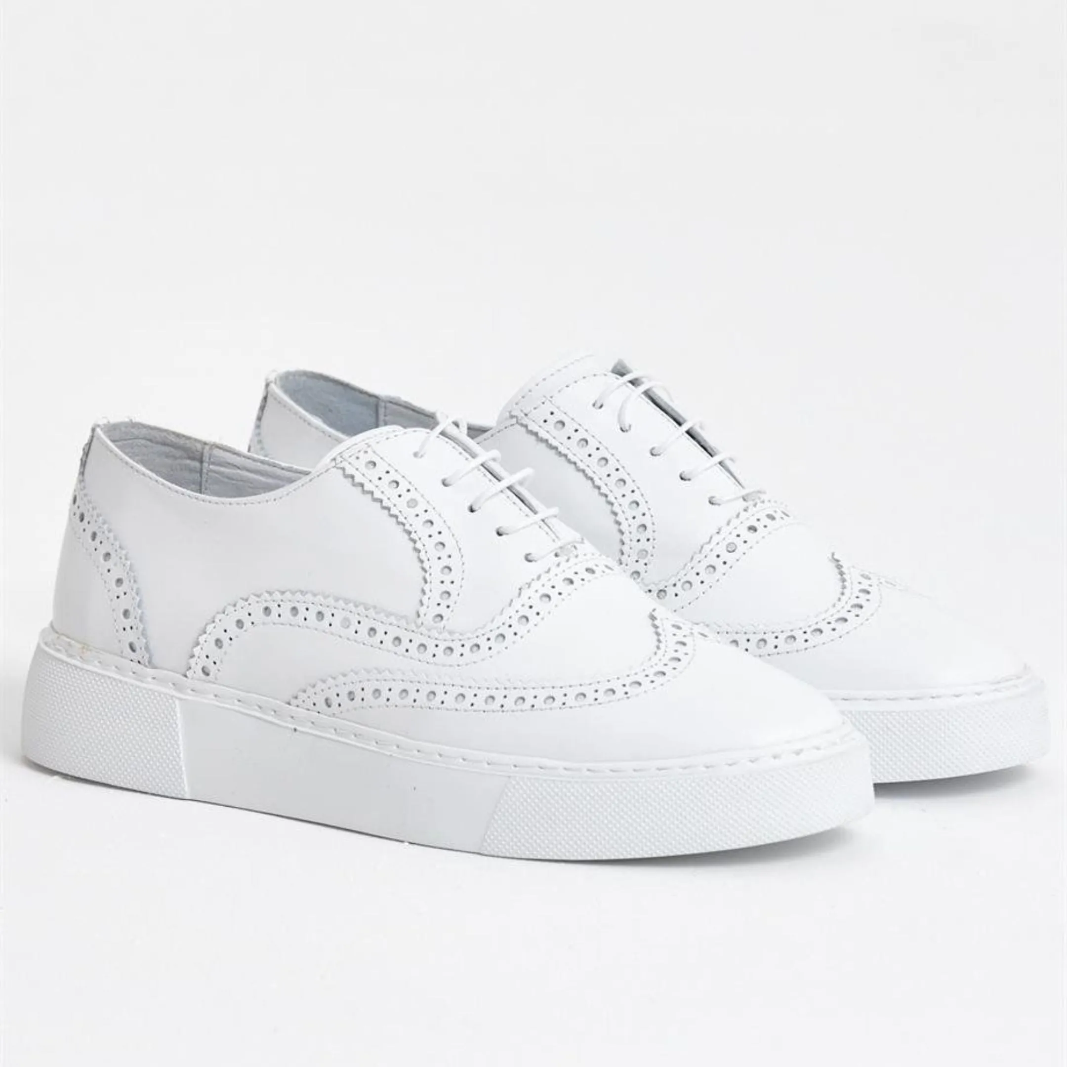 Madasat White Casual Shoes - 700 |