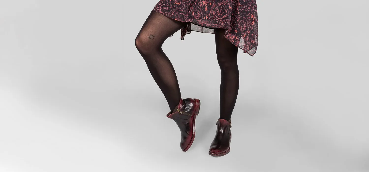 SLOANE burgundy-rich chelsea boots.