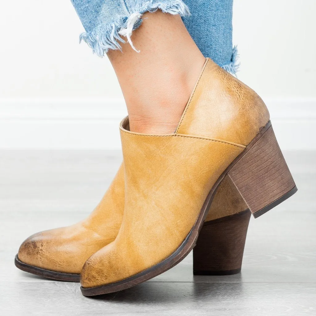 Women’s Pointed Toe Short Heel Ankle Boots
