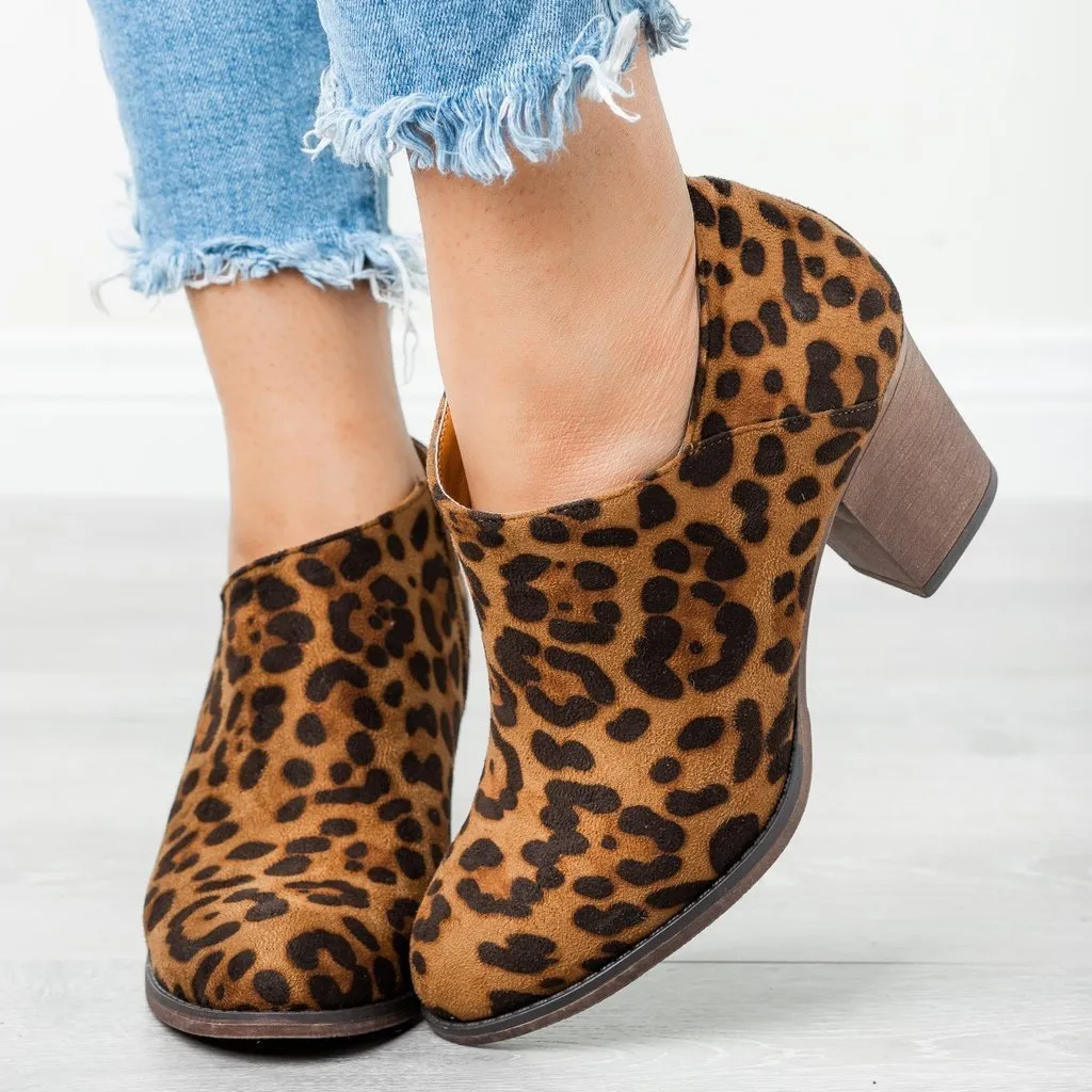 Women’s Pointed Toe Short Heel Ankle Boots