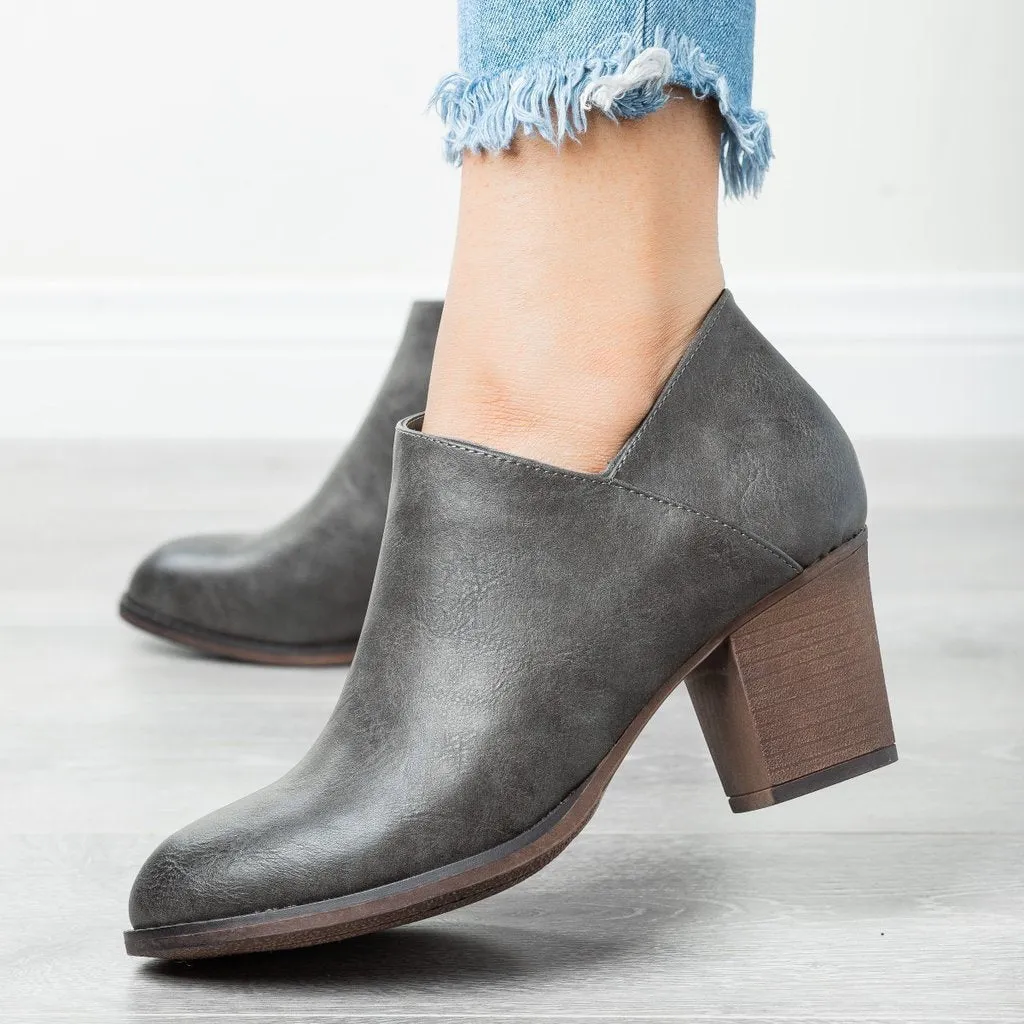 Women’s Pointed Toe Short Heel Ankle Boots